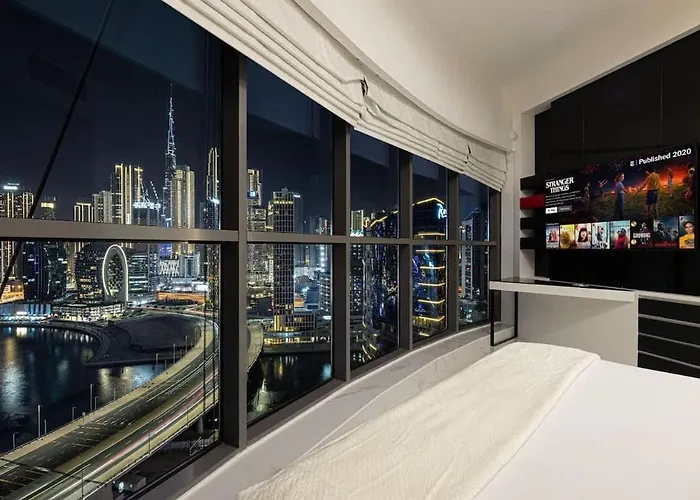 Canal Vista Luxury 2Br In Business Bay