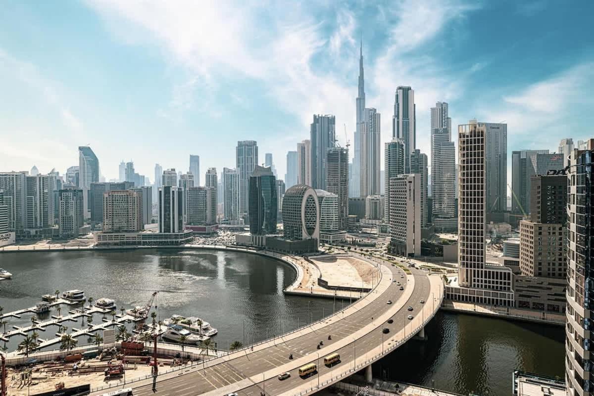 Canal Vista Luxury 2br In Business Bay *
