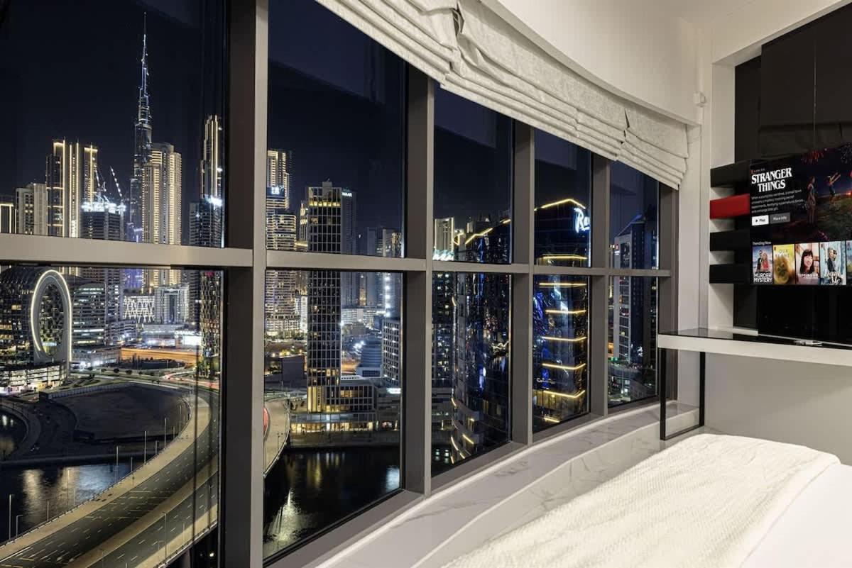 Canal Vista Luxury 2br In Business Bay *