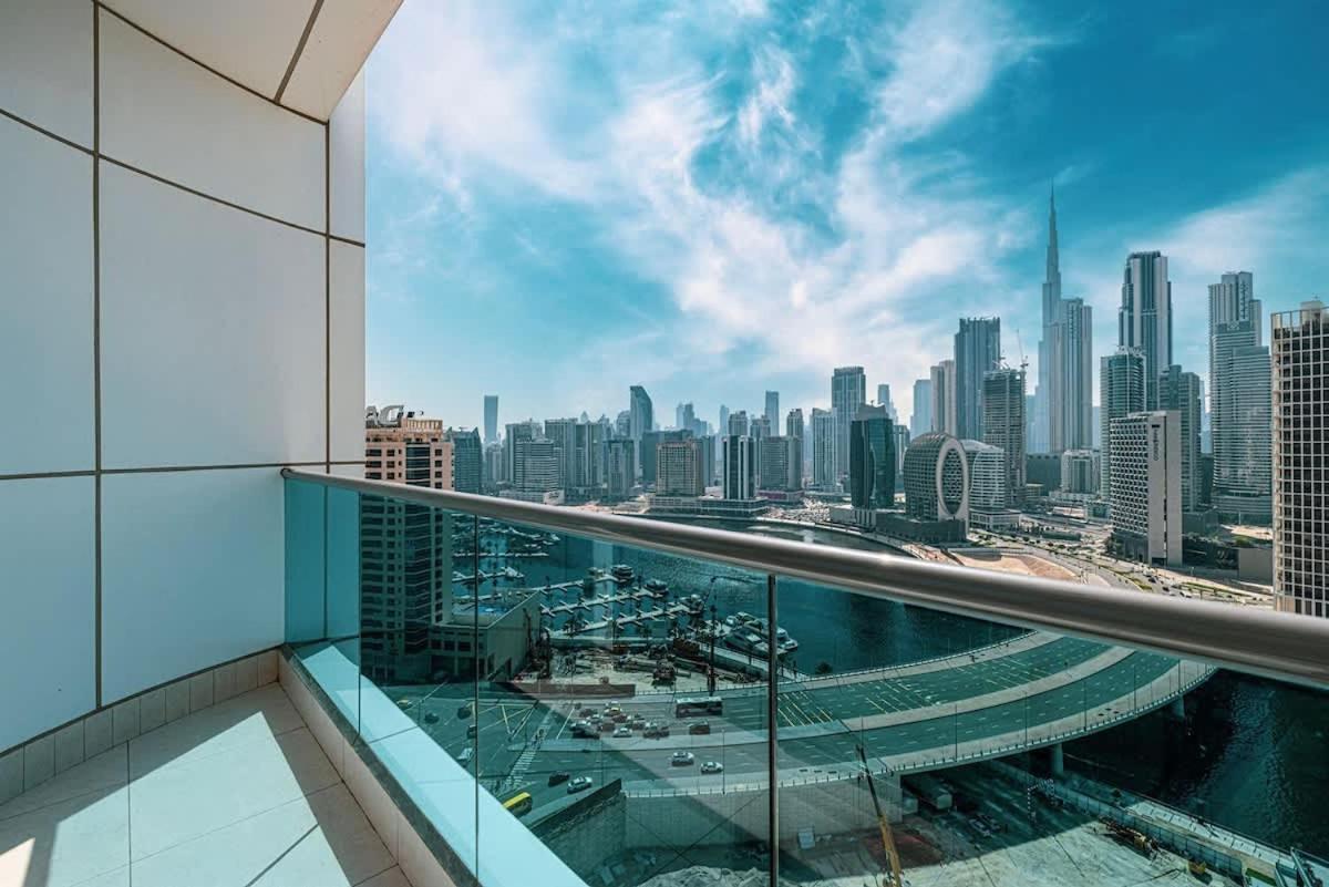 Canal Vista Luxury 2br In Business Bay Dubai