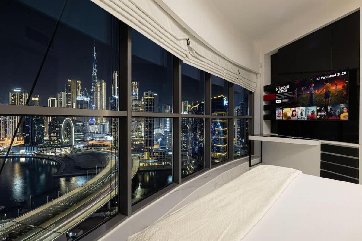 Canal Vista Luxury 2br In Business Bay *